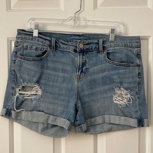 OLD NAVY DISTRESSED JEAN SHORT